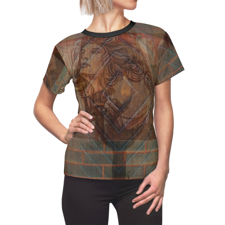 Vintessa Women’s Graphic Tee | Wine Muse Vineyard Art